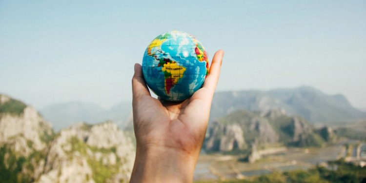 15 Amazing Careers That You Can Do Anywhere In The World (1)