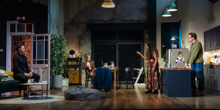222 A Ghost Story Review Leeds Grand Theatre (2)