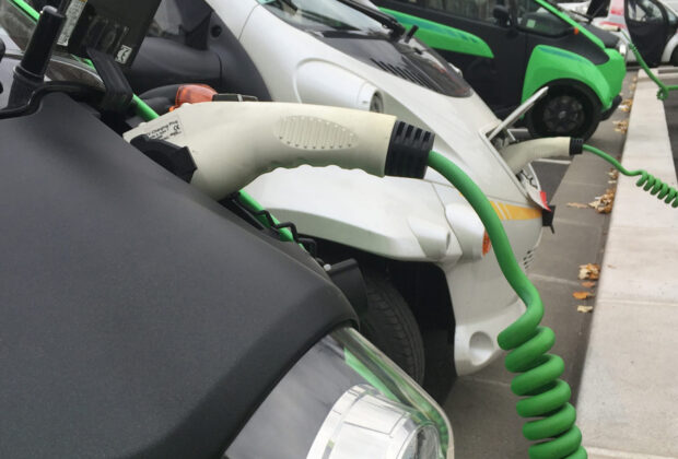 3 Reasons Why Leasing an Electric Car Is Better Than Buying in Today’s Market main