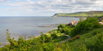 4 Must-Visit Yorkshire Coastal Towns robin hood's bay