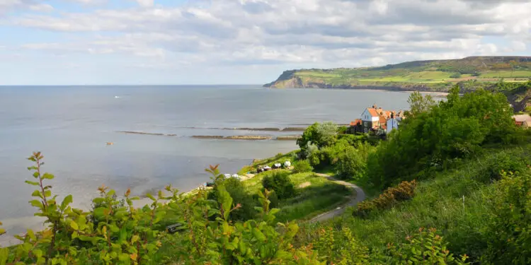 4 Must-Visit Yorkshire Coastal Towns robin hood's bay