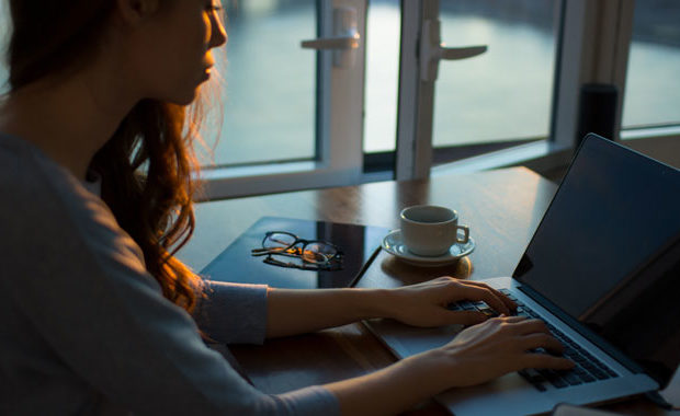 4 Quick and Reliable Ways to Make Money from Home main