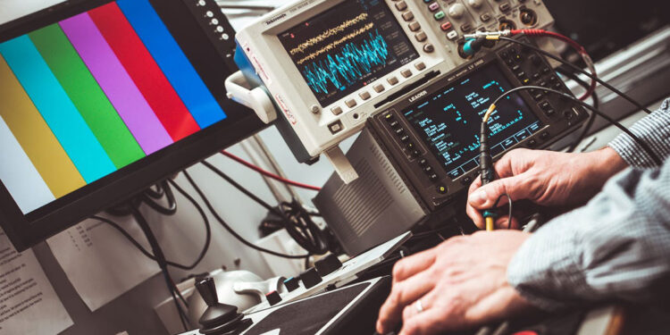 5 Essential Skills for Safe Electrical Equipment Handling (1)