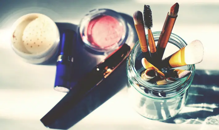 5 Ingredients to Avoid When Buying Skincare Products makeup