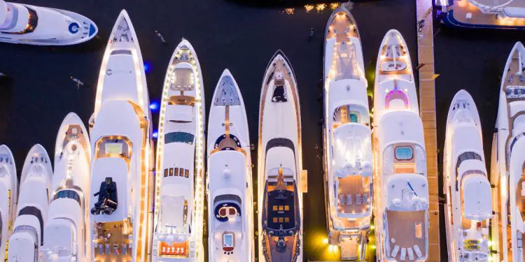 5 Must-Have Amenities on a Luxury Yacht Charter (1)