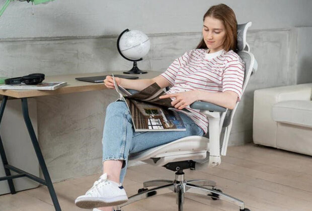 7 Essentials for Creating a Supremely Comfortable Classic British Study (3)
