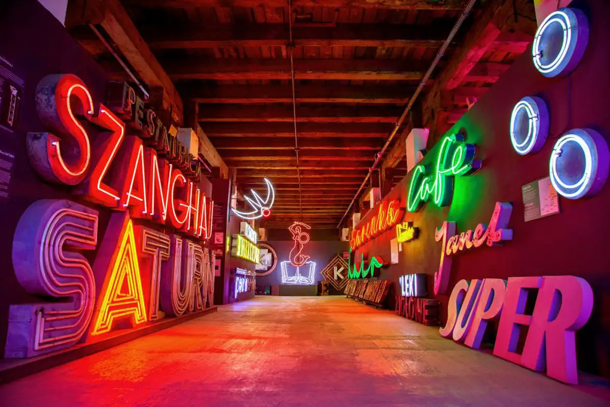 9 Places to Visit in Warsaw, Poland neon museum