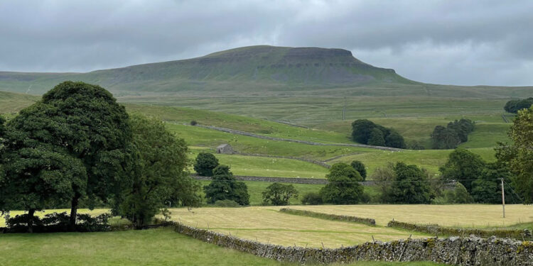 A Long Weekend in the Yorkshire Dales A Four-day Driving and Walking Notebook from Skipton to Reeth (1)