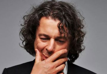 Alan Davies – Live Review – Dewsbury Town Hall (1)