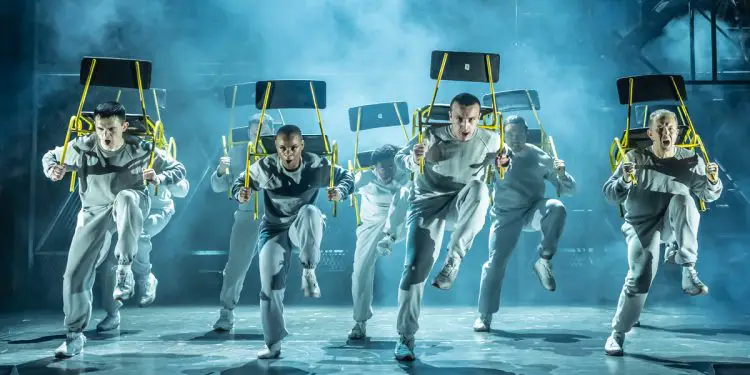 An Officer and a Gentleman Review The Musical Hull New Theatre (2)
