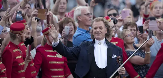 André Rieu Love in Maastricht DVD review still (2)