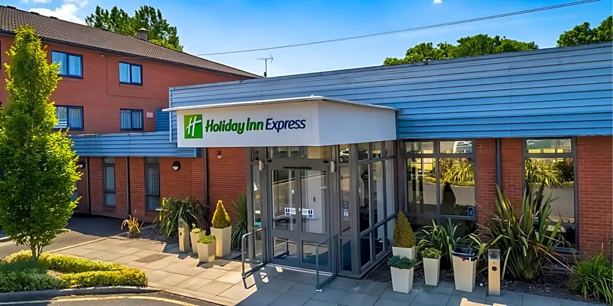 Blackpool & Chester Zoo via Coach with Caledonian Travel – Review holiday inn