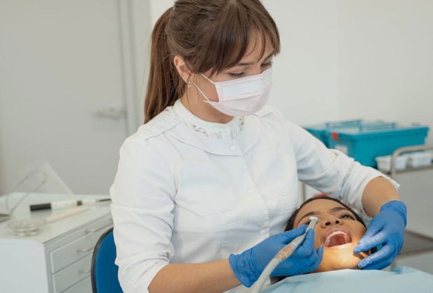 Brighten Your Smile with Professional Whitening Services in London (1)