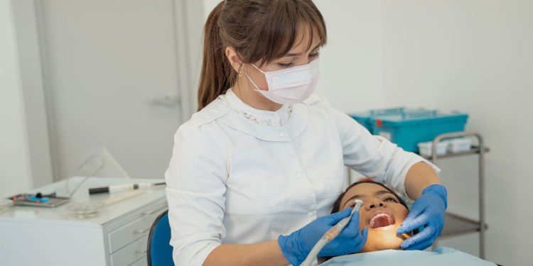 Brighten Your Smile with Professional Whitening Services in London (1)