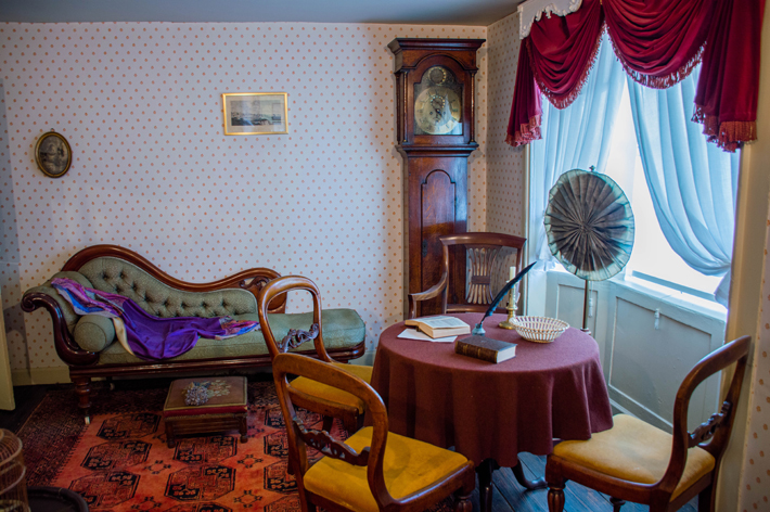 Broadstairs in Kent, Royal Albion Hotel and The Yarrow – Review dickens house museum