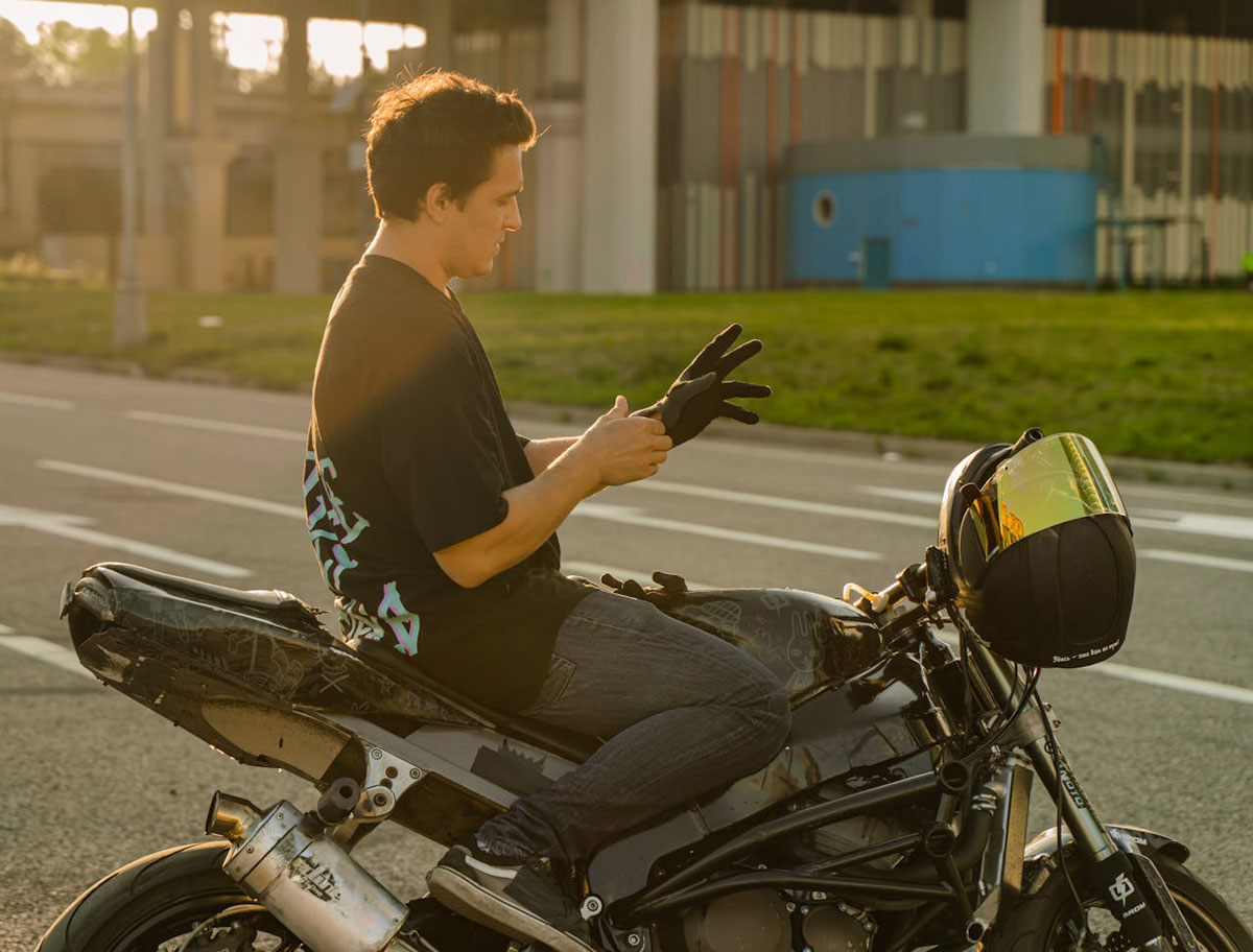 Cleaning and Maintaining Your Leather Motorcycle Gloves (2)
