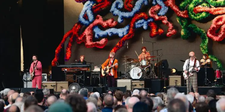 Crowded House - Live review - The Piece Hall Halifax