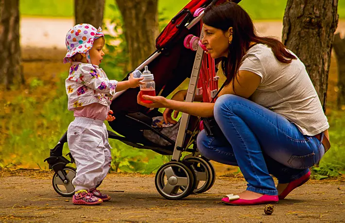 Essentials to Enjoy Springtime with Your Baby pram