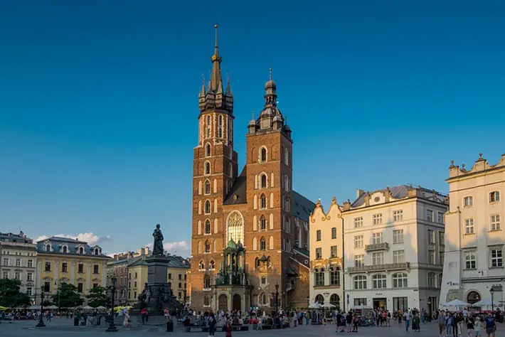 Exploring the Historical and Cultural Tapestry of Krakow Through Trips (1)