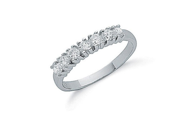 Full Eternity Rings with Cubic Zirconia - How to Choose