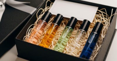 Giving Perfume Samples as a Personal Yet Flexible Gift (1)