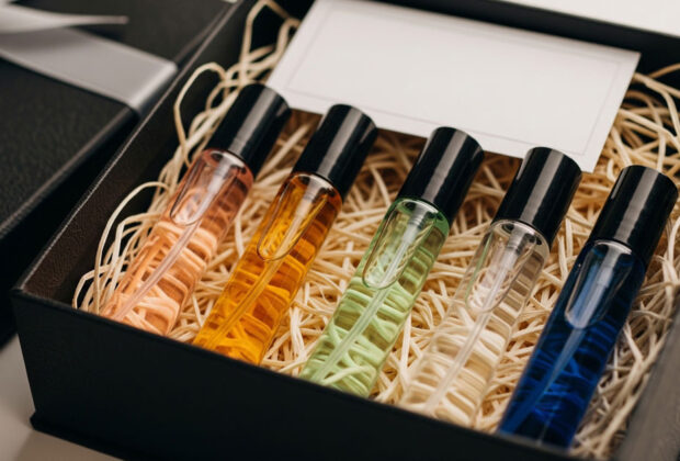 Giving Perfume Samples as a Personal Yet Flexible Gift (1)