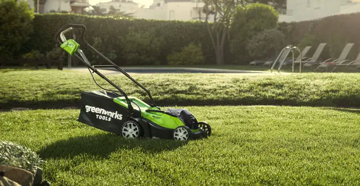 Greenworks 48v (2x24v) Cordless 36cm Lawnmower Review grass