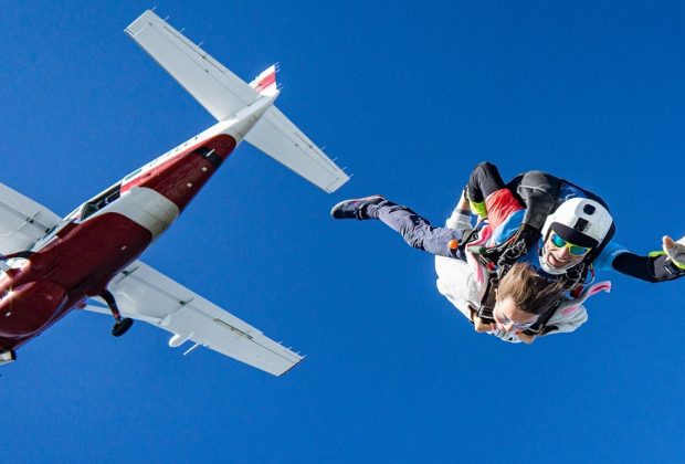 High-up thrills excursions for people who love heights skydive