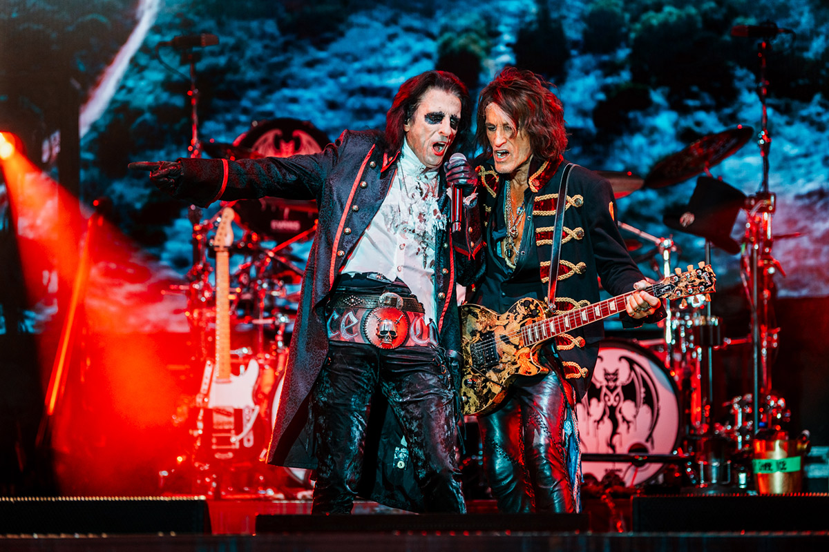 Hollywood Vampires Piece Hall Halifax