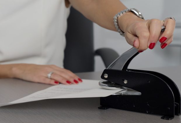 How Much Does It Cost To Hire A Notary Public In Leeds main