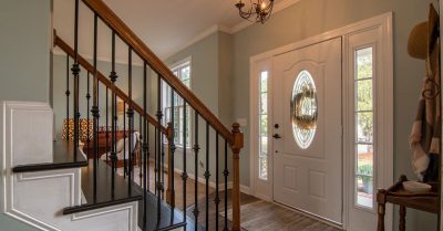 How Real Estate Agents Can Use Postcards to Attract More Buyers (1)