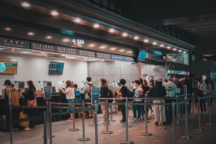 How To Beat Airport Queues and Ease the Stress