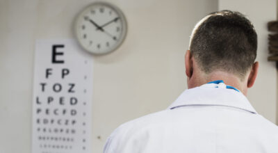 How To Choose An Eye Doctor main