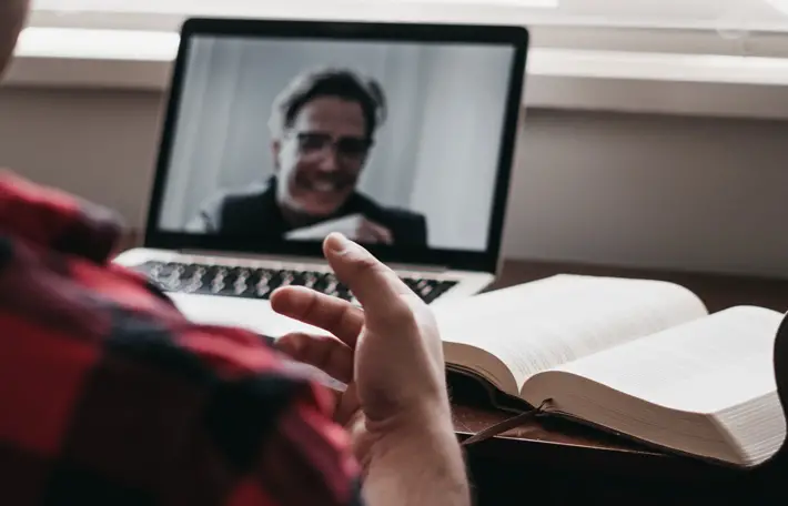How to Keep in Touch With Your Long-Distance Loved Ones zoom