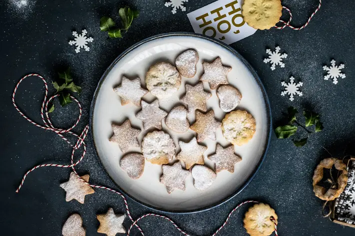 How to Show Someone You Care This Holiday Season cookies