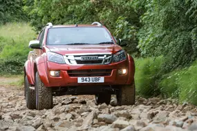 isuzu d-max arctic trucks at35