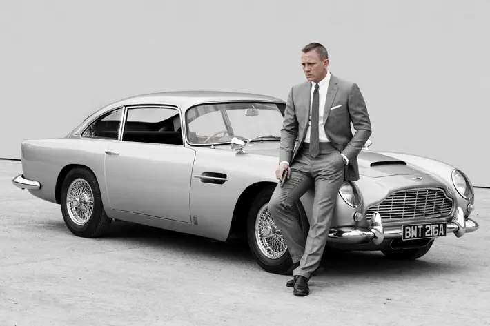 James Bond and Aston Martin skyfall
