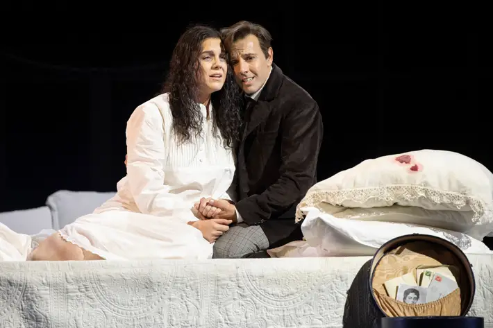 La Traviata [Opera North] – Review – Leeds Grand Theatre 2022