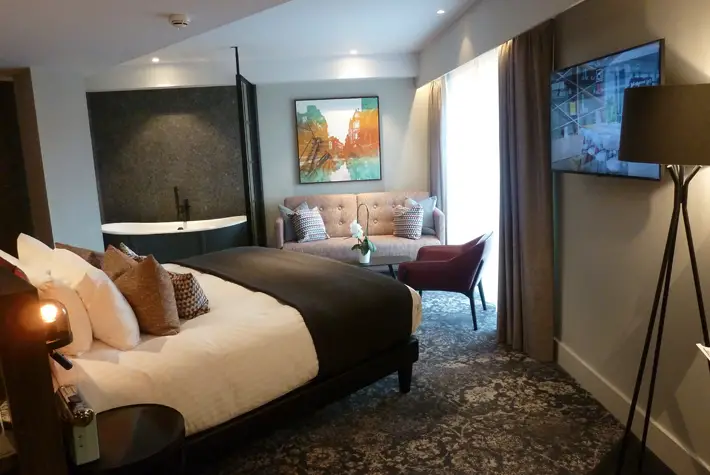 Leicester and the Hotel Brooklyn – Review room