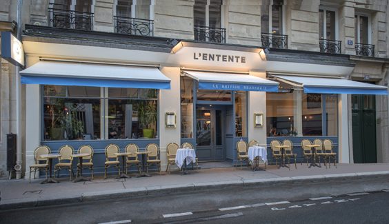 L’Entente Le British Brasserie paris restaurant review exterior