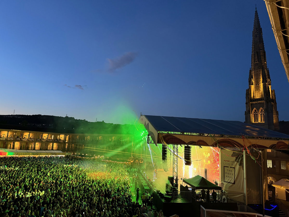 Ministry of Sound & Ellie Sax – Live Review – The Piece Hall, Halifax (2)