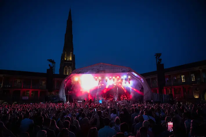Noel Gallagher's High Flying Birds – Live Review – Halifax Piece Hall