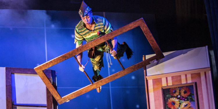 Peter Pan Goes Wrong Review Leeds Grand Theatre (2)