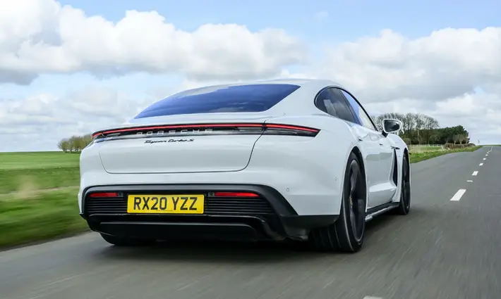 Porsche Taycan Turbo S – Review rear