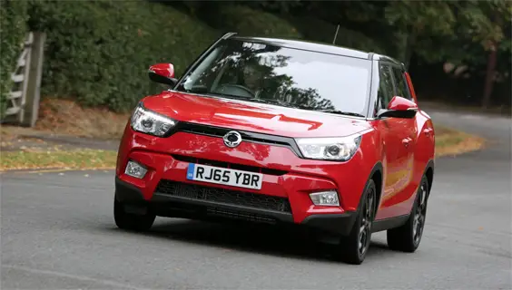 SsangYong Tivoli car review interior front