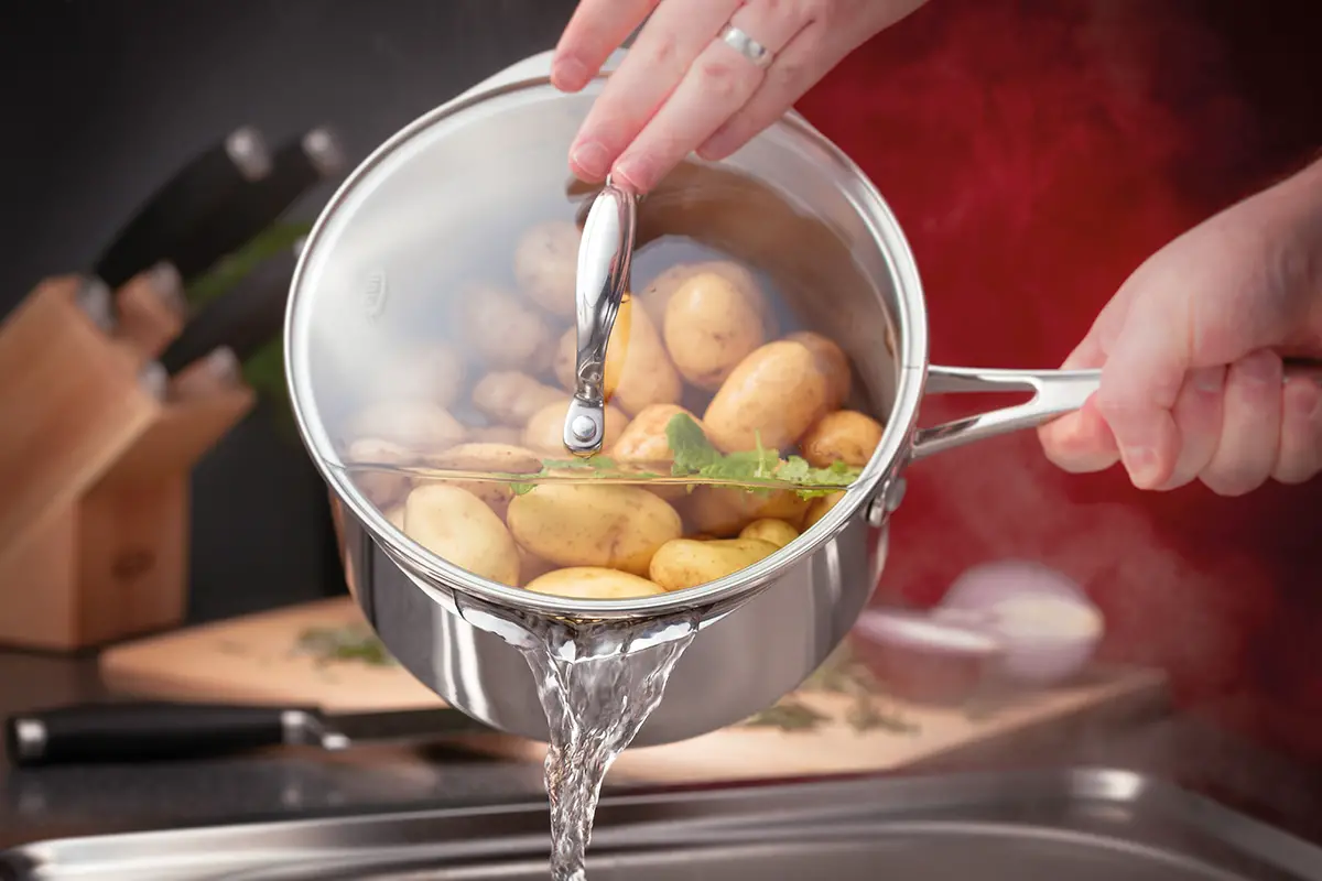 Stellar Profile 5 Piece Draining Saucepan Set