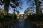 Stone Gates Timeless Elegance Meets Modern Curb Appeal (1)