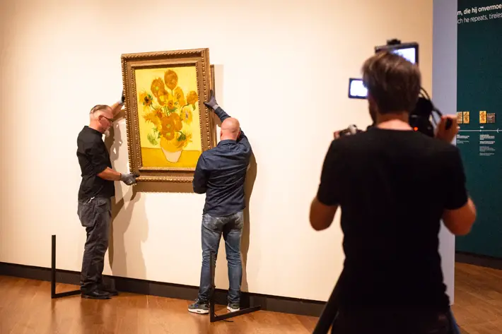 Sunflowers Film Review van gogh