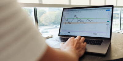 TOP CONSIDERATIONS FOR SELECTING A BINARY OPTIONS BROKER 2