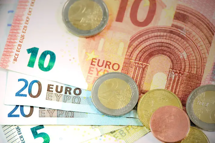 Tax Differences Between Spain and the United Kingdom euros